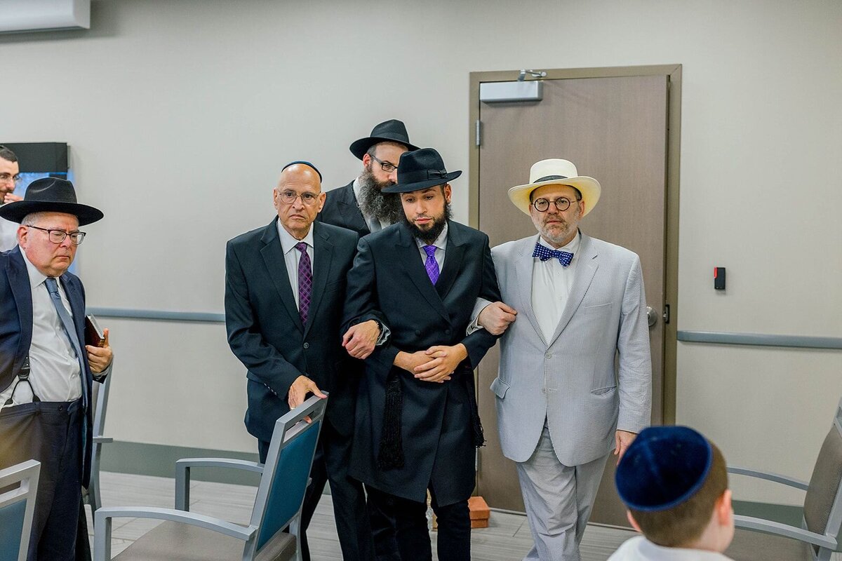 Eliana-Melmed-Photography-Chicago-LosAngeles-Jewish-WeddingPhotographer-CarmiKalman-Tisch-00181