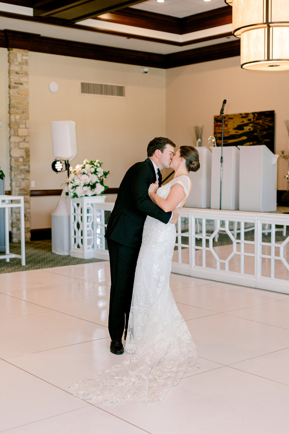 Allie & John Wedding at Royal Oaks Country Club Christ the King Church | Dallas Wedding Photographer | Sami Kathryn Photography-142