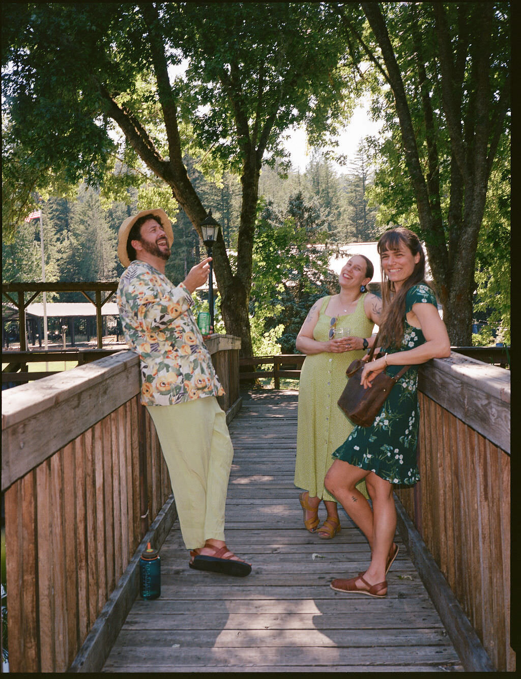 Oregon documentary wedding photography with timeless, natural editorial style rooted in presence and story.