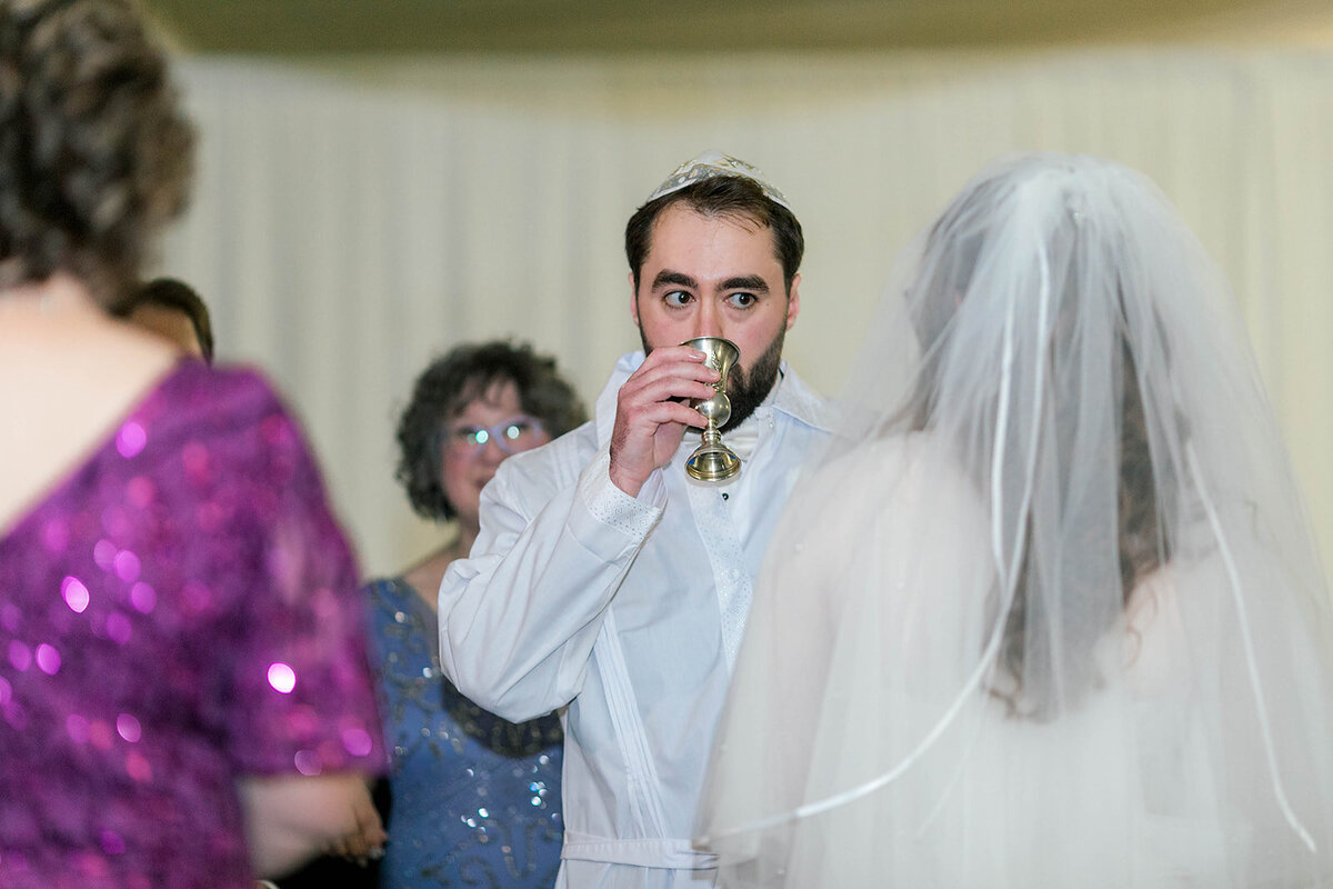Eliana-Melmed-Photography-Chicago-LosAngeles-Jewish-WeddingPhotography-Chuppah-00173