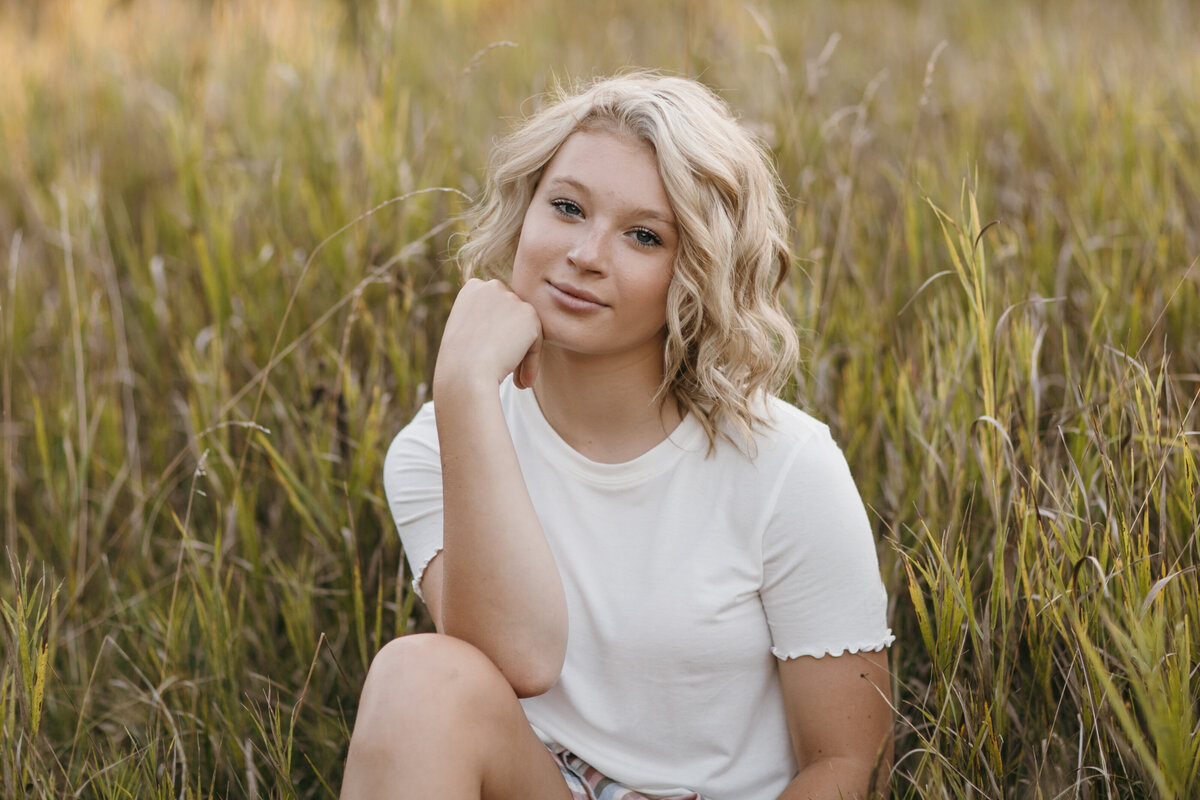 Maddie-Senior-Downtown-Carver-2-Kelsey-Heeter-Photography-8
