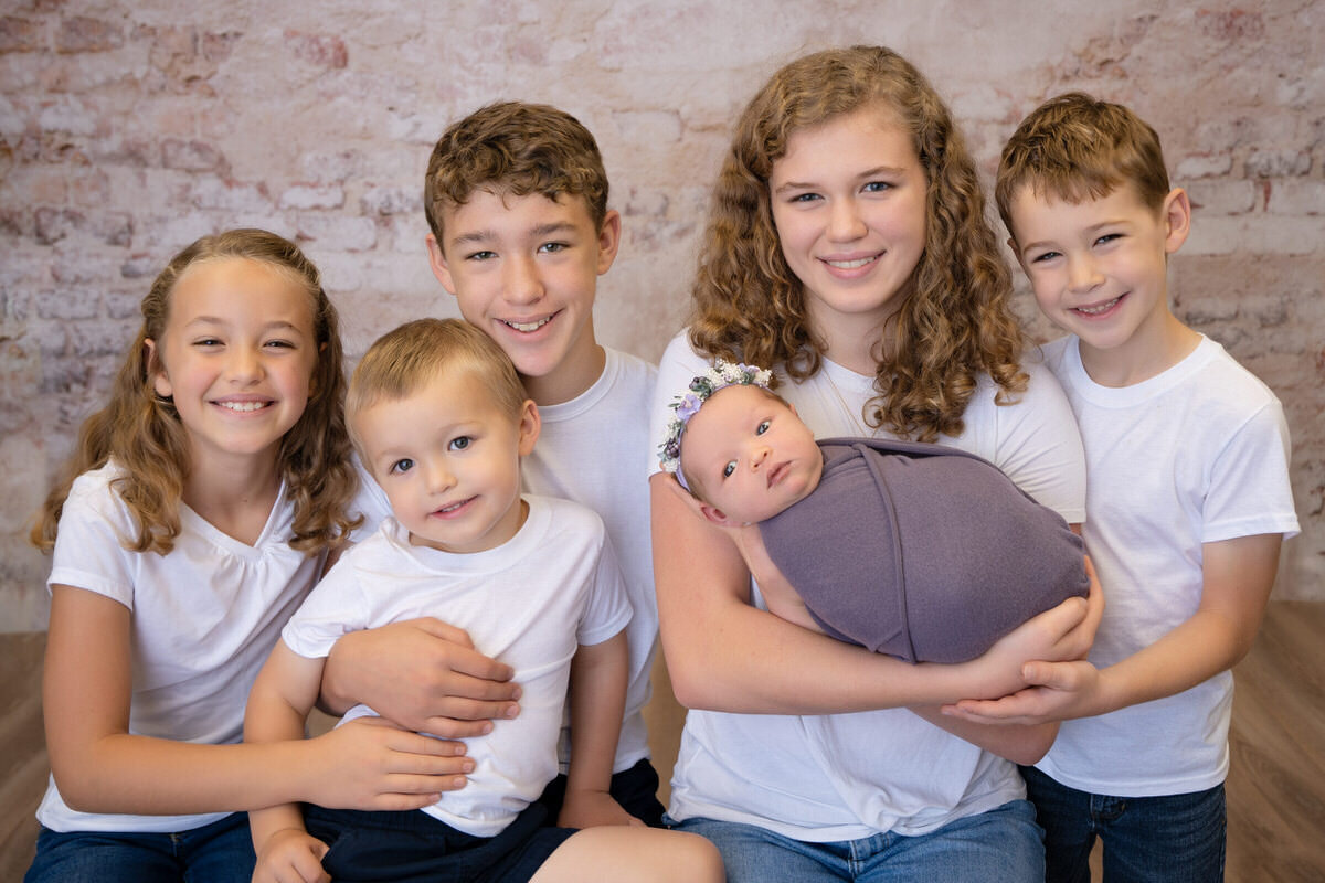Charlotte Newborn and family photos