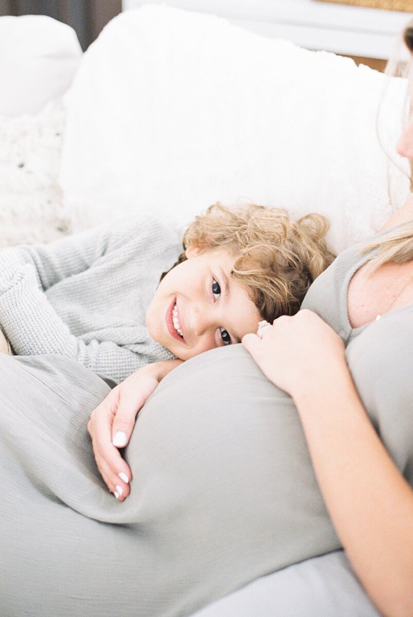 Mount-Pleasant-Maternity-Session-In-Home-Lifestyle_0081