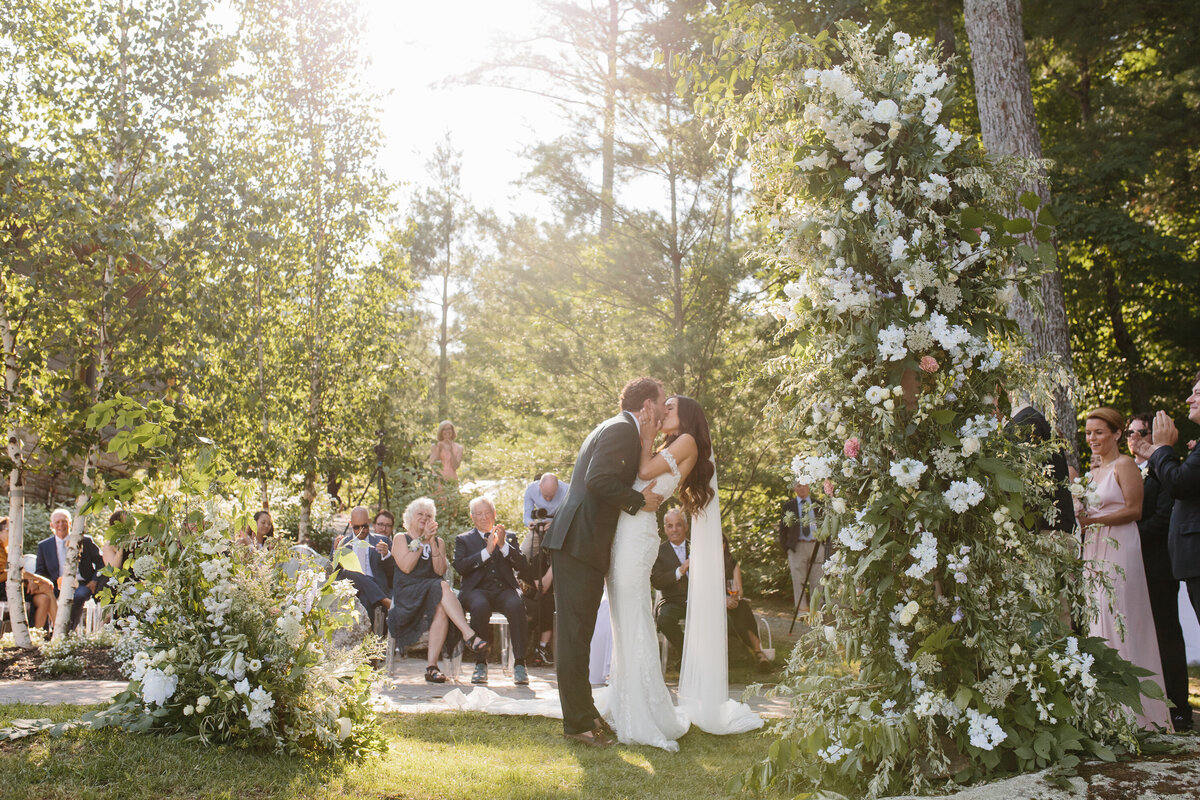 AshleyPigottEvents-Wedding-Gillian&Gabe-PrivateIsland-LakeRosseau-024
