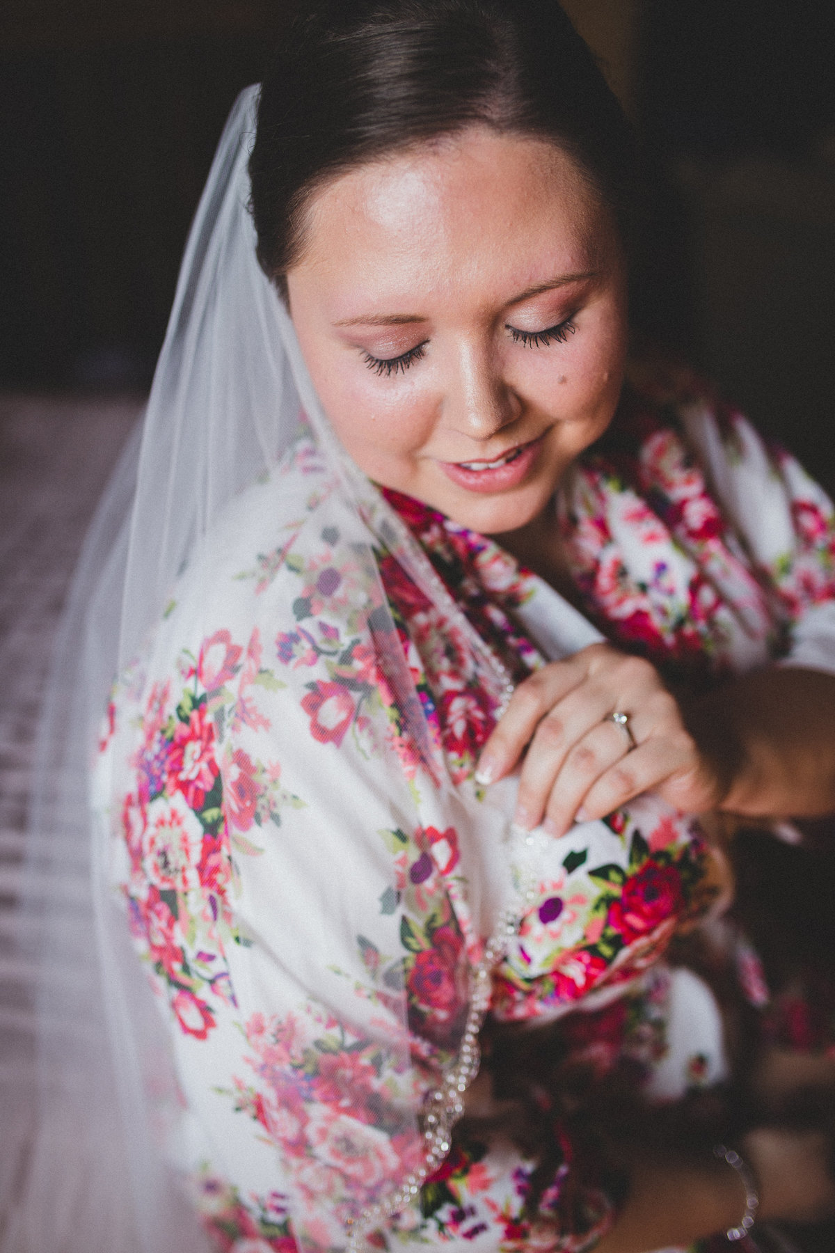 bride-floral-robe-barn-wedding
