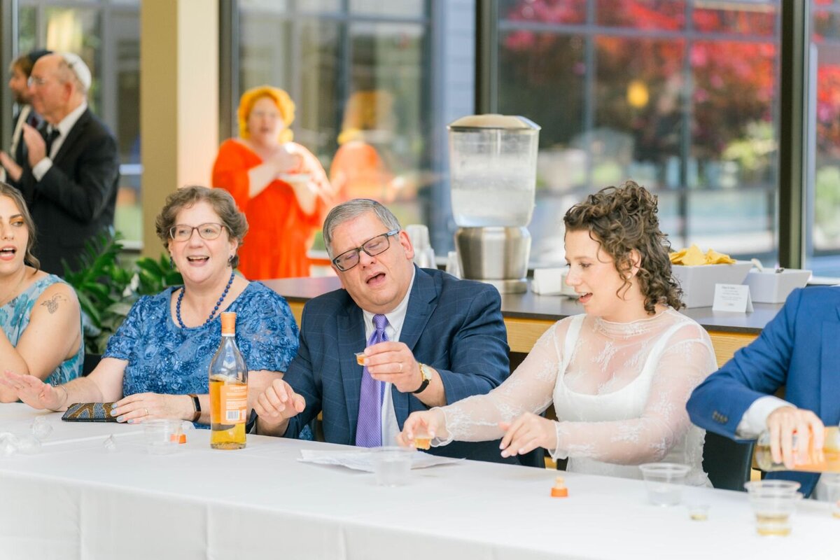 Eliana-Melmed-Photography-Chicago-LosAngeles-Jewish-WeddingPhotography-ShulaNoah-Tisch-00090