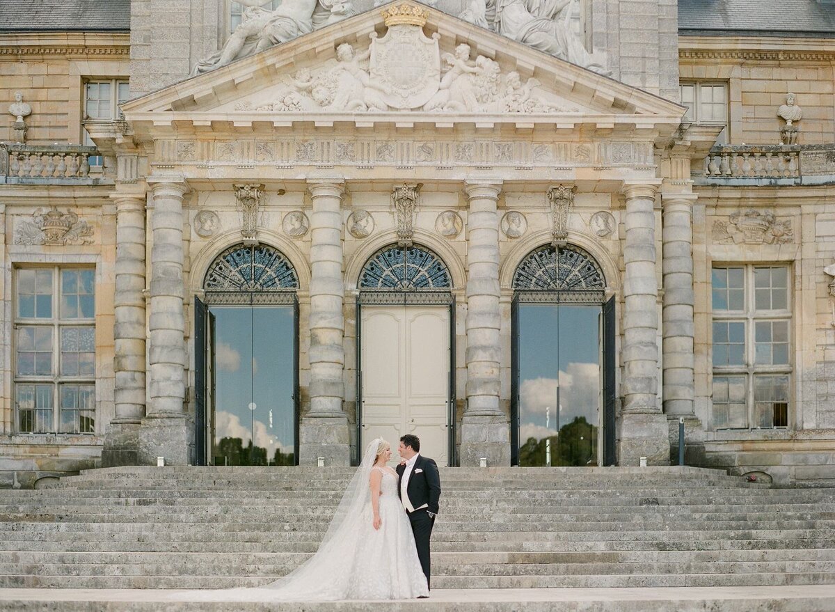 Chateau Vaux Le Vicomte Fairytale Destination Wedding in France -14