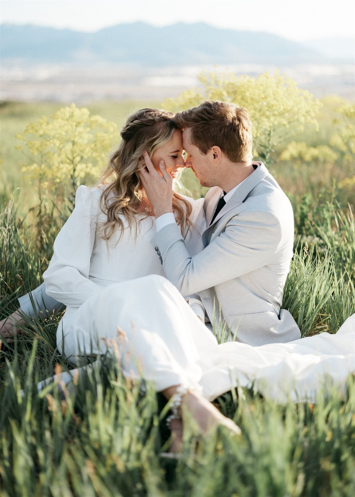 Utah outdoor mountain wedding photography in the grass.