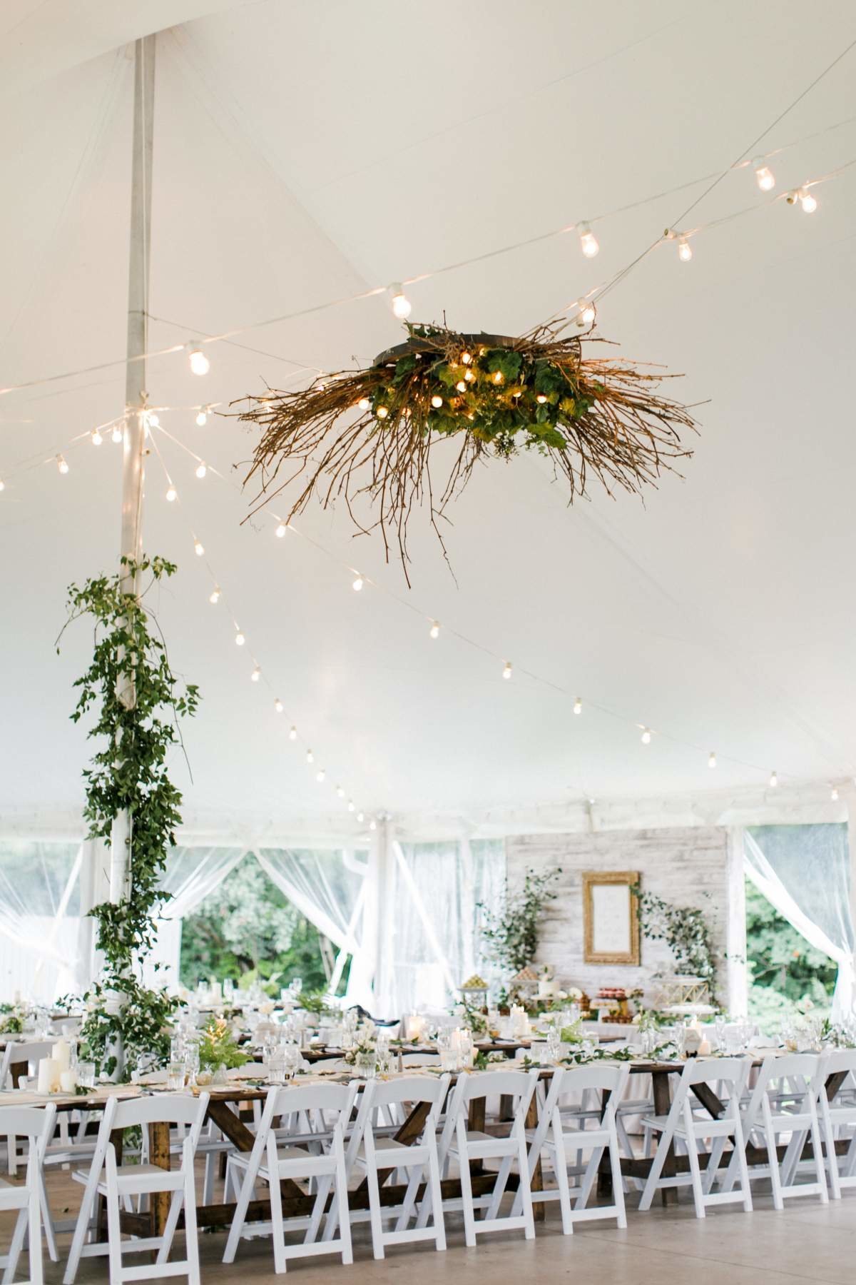 white-tent-wedding-at-aurora-cellars-in-lake-leelanau-michigan