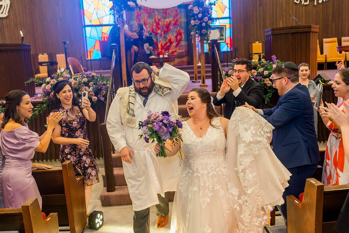 Eliana-Melmed-Photography-Chicago-LosAngeles-Jewish-WeddingPhotography-ElianaSklar-Chuppah-00213