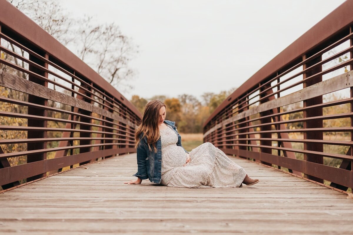 maternity session on a bridge