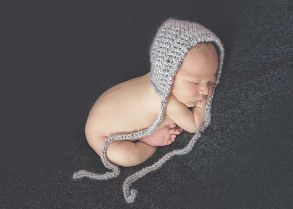 Fina art newborn photography by newborn photographer Plume Designs & Photography in Scottsdale, Arizona