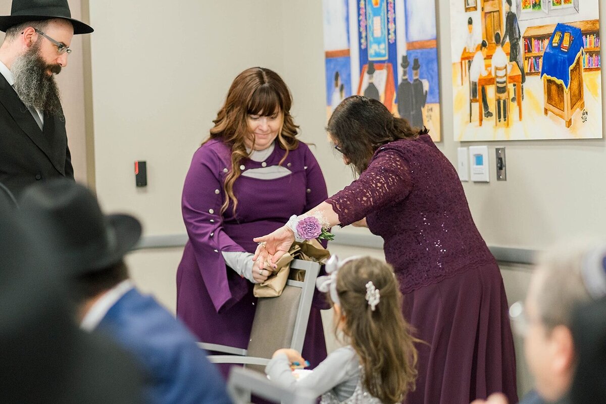 Eliana-Melmed-Photography-Chicago-LosAngeles-Jewish-WeddingPhotographer-CarmiKalman-Tisch-00175