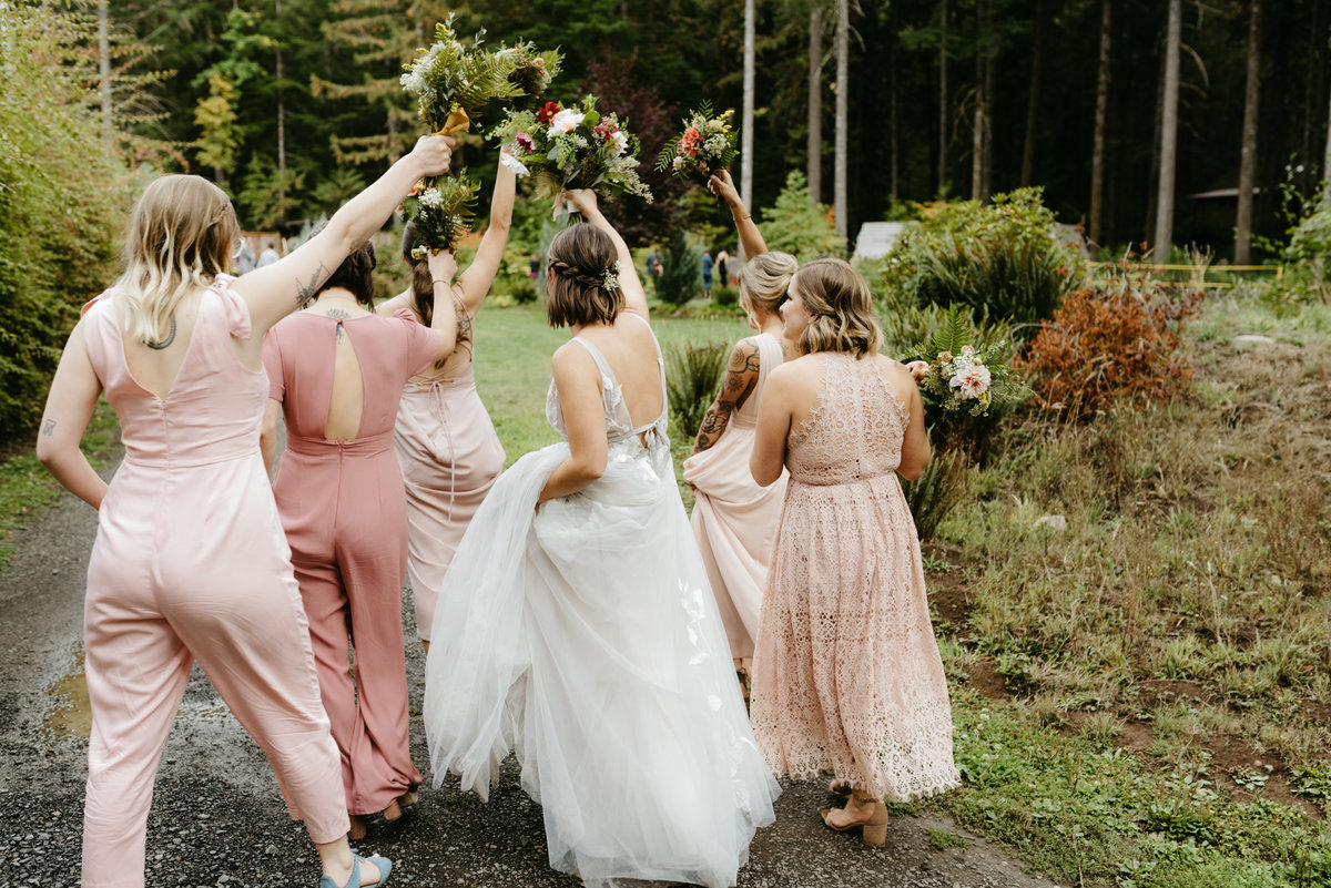 jumpsuit bridal party at Loloma Lodge in Oregon