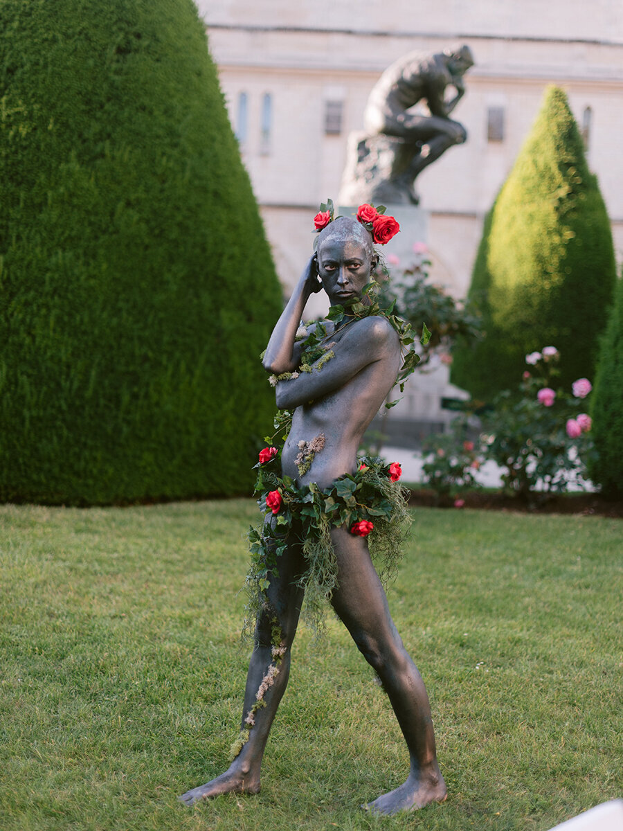 Musee Rodin Wedding by Alejandra Poupel Events Human statue W in te garden 