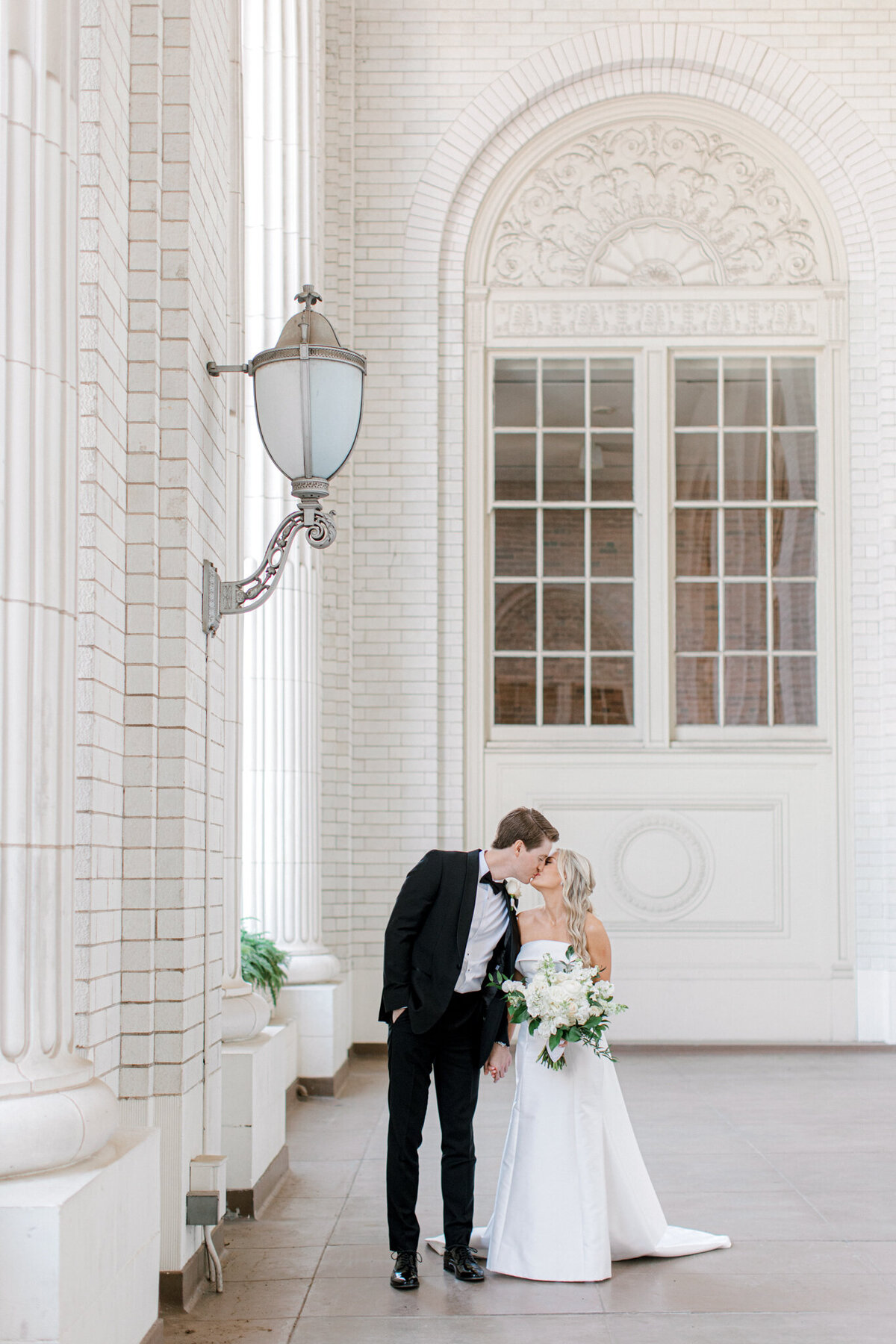 Madison & Michael's Wedding at Union Station | Dallas Wedding Photographer | Sami Kathryn Photography-8