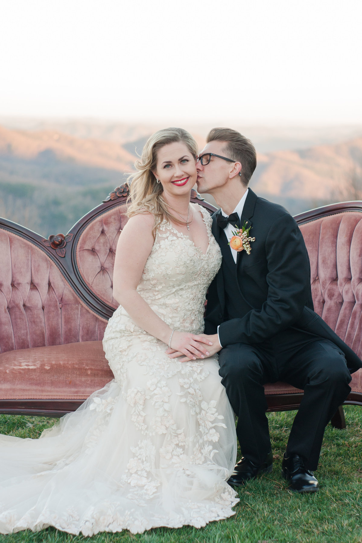 Glamourous wedding inspiration photographed at Westglow Mansion by Boone Wedding Photographer Wayfaring Wanderer. Westglow Mansion is a beautiful venue in Blowing Rock, NC.