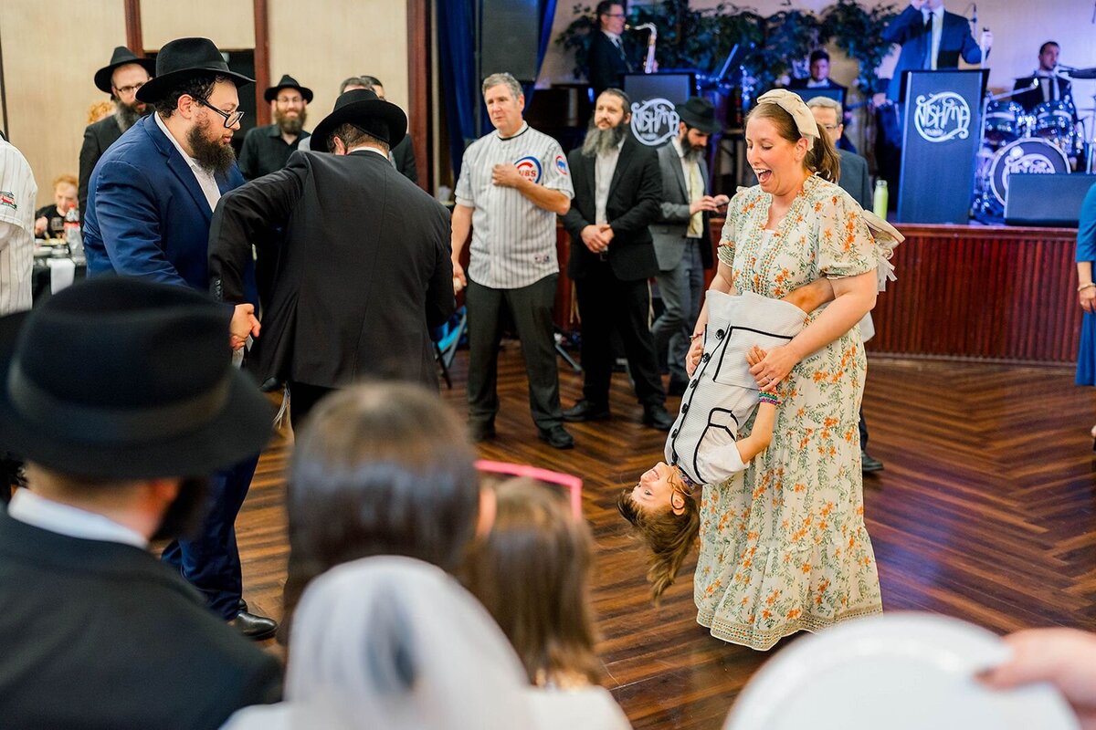 Eliana-Melmed-Photography-Chicago-LosAngeles-Jewish-WeddingPhotographer-CarmiKalman-Shtick-00044