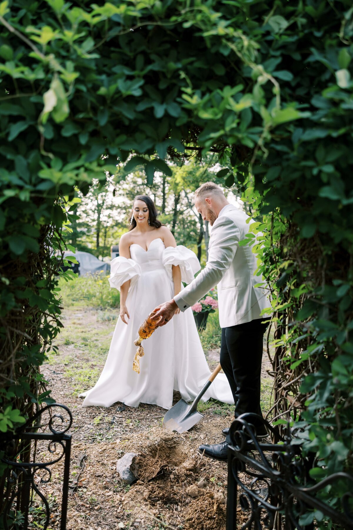 Danielle-Defayette-Photography-The-Lakehouse-Wedding-2023-964