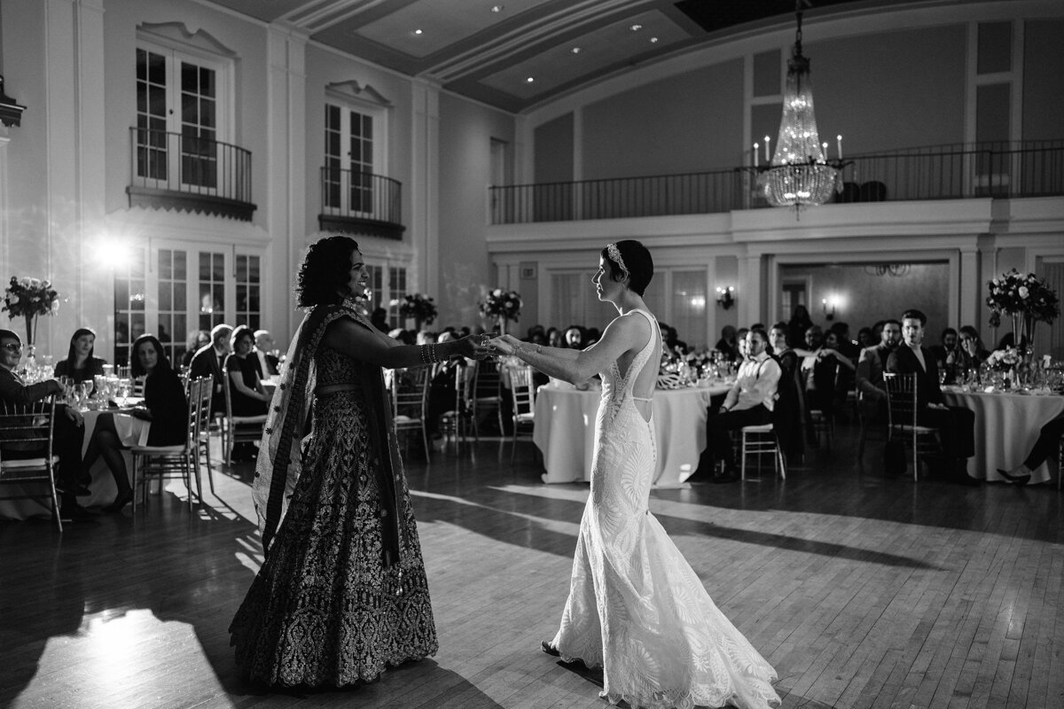 Twin-Cities-wedding-photographers-Laura-Alpizar-77