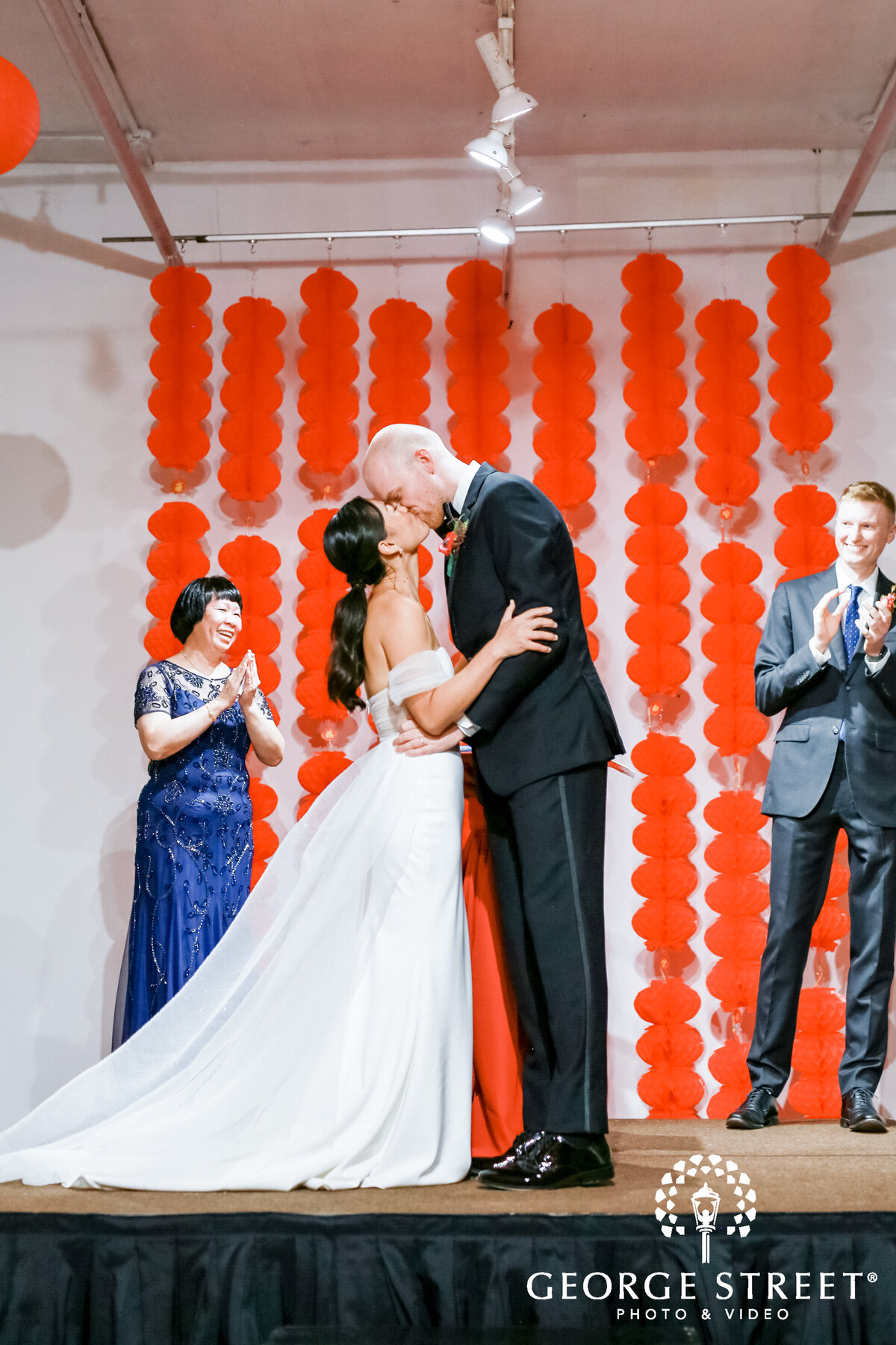 fall-multicultural-wedding-zhou-b-art-center-chicago