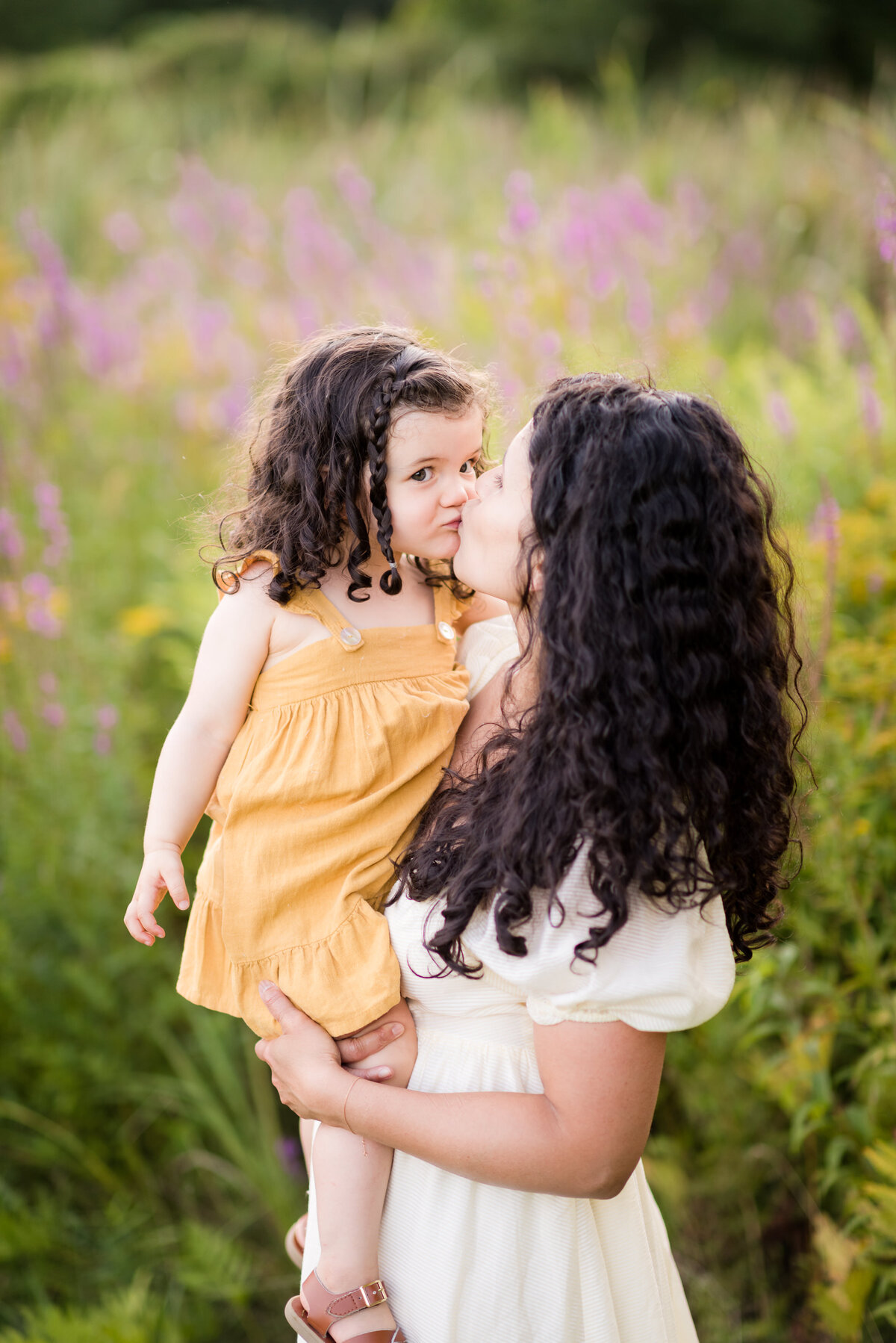Boston-family-photographer-bella-wang-photography-Lifestyle-session-outdoor-wildflower-57
