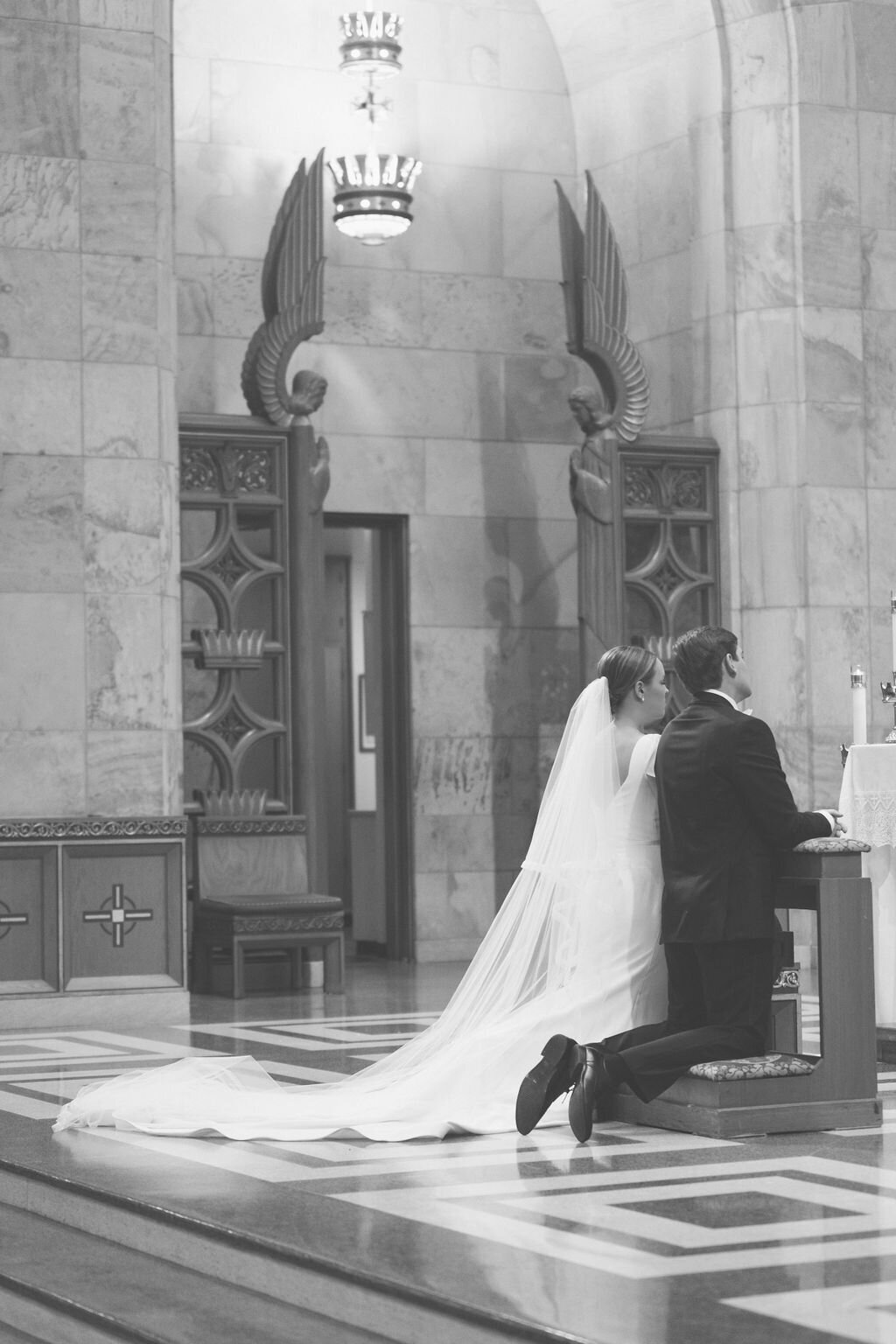 Ellen-Ashton-photography-Dallas-Wedding-Photographer-Adolphus-hotel-wedding83