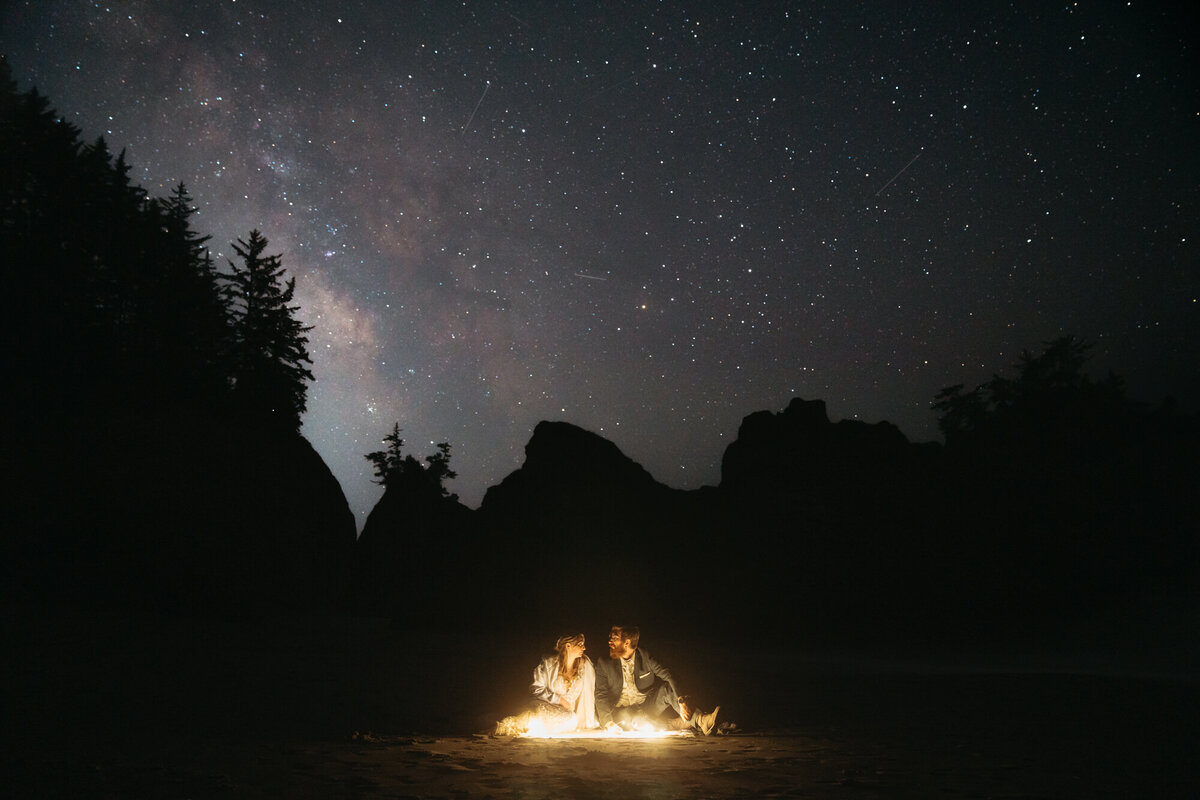 the_chaffins_international_destination_wedding_elopement_photographers_sammie_chaffin_micah_editorial_adventure_photos_travel_redwoods_national_park_45