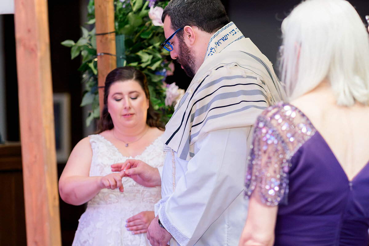 Eliana-Melmed-Photography-Chicago-LosAngeles-Jewish-WeddingPhotography-ElianaSklar-Chuppah-00122