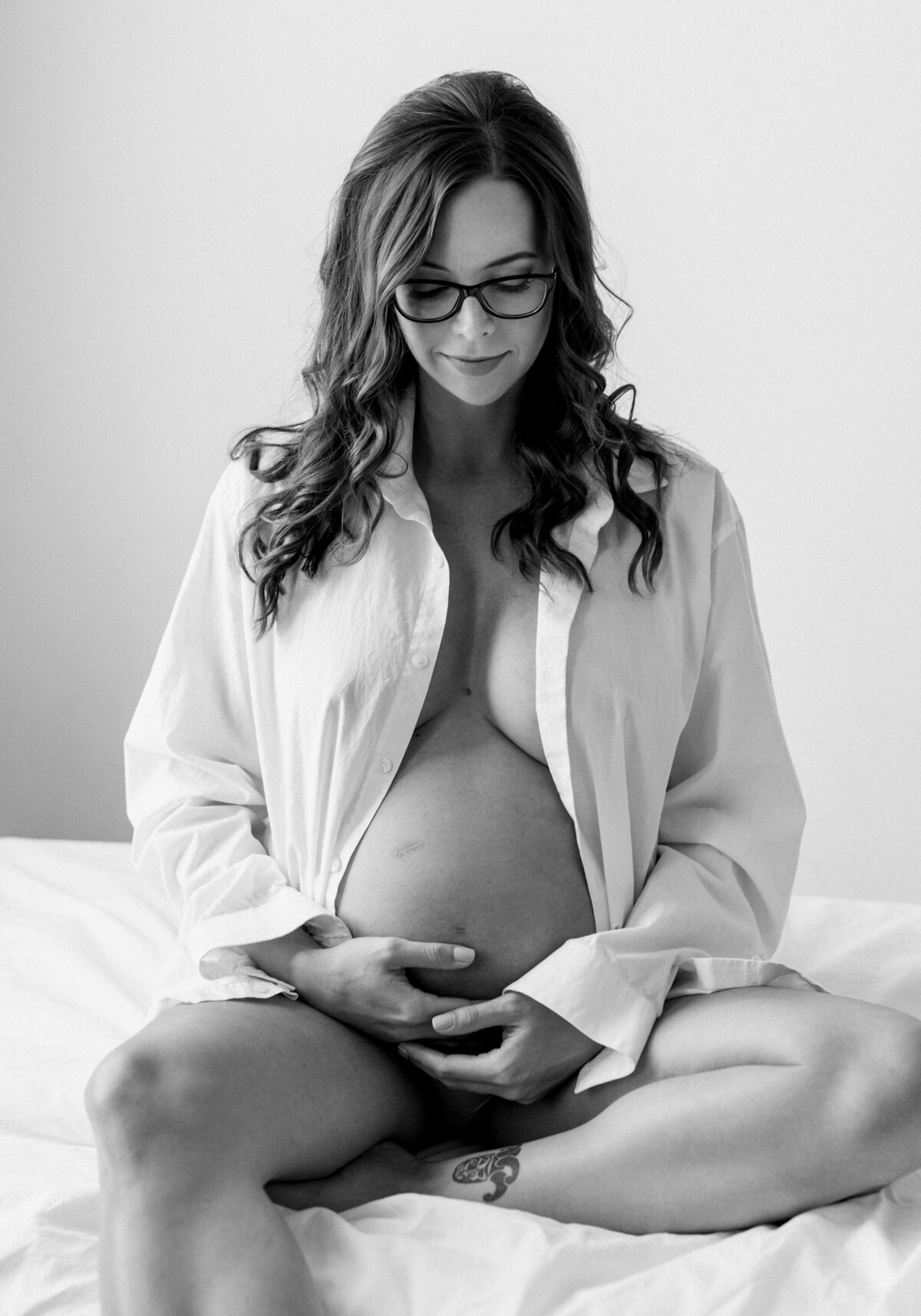maternity-shoot-with-brunette-2