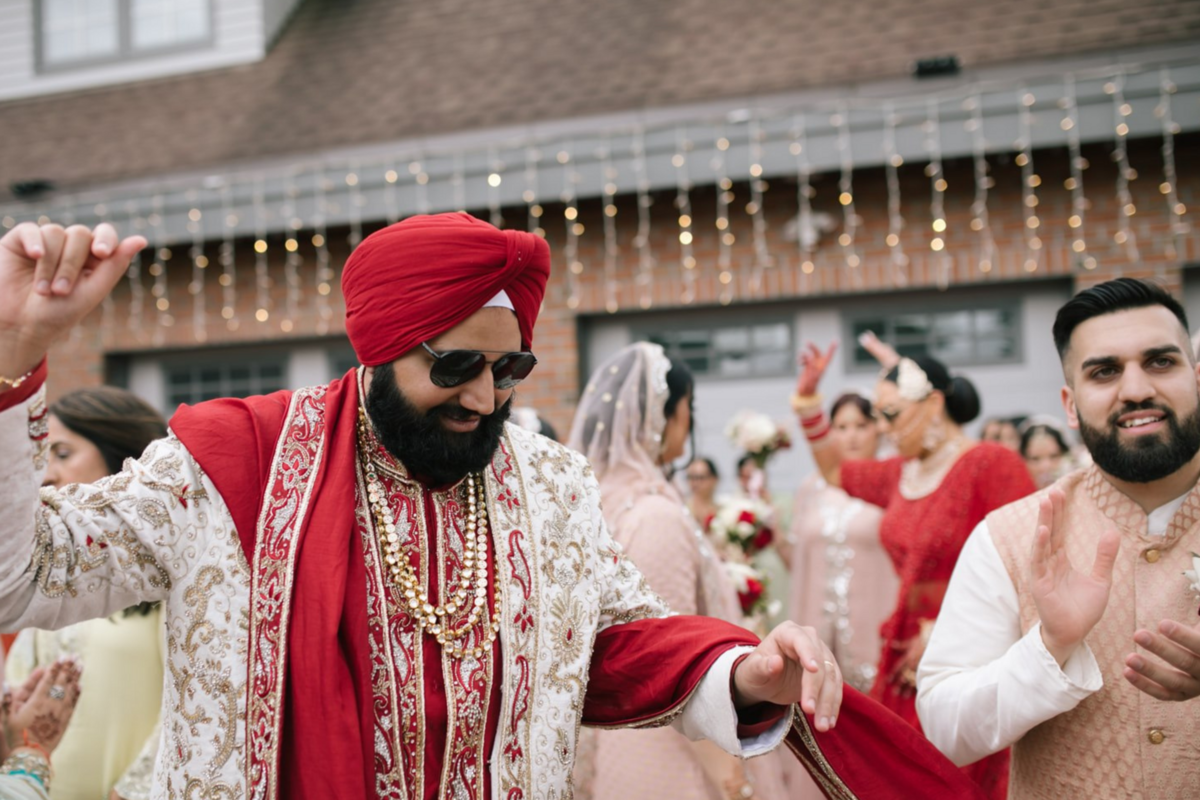 red-gold-sikh-ceremony-groom-2