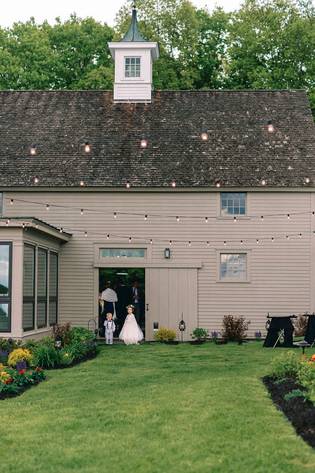 Refined wedding photographer Oregon + Adirondacks capturing timeless, natural editorial wedding imagery.