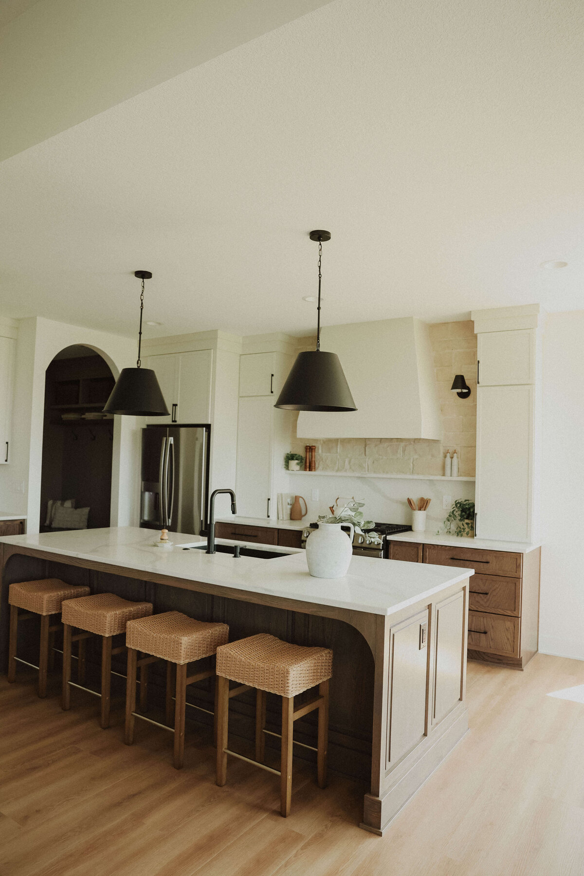 3034-Kitchen-Grimes-Central-Iowa-Custom-Home-JRL-Builders-3F1A2029