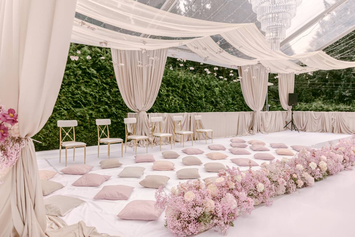 outdoor-wedding-flowers-purple-pink-butterflies-014