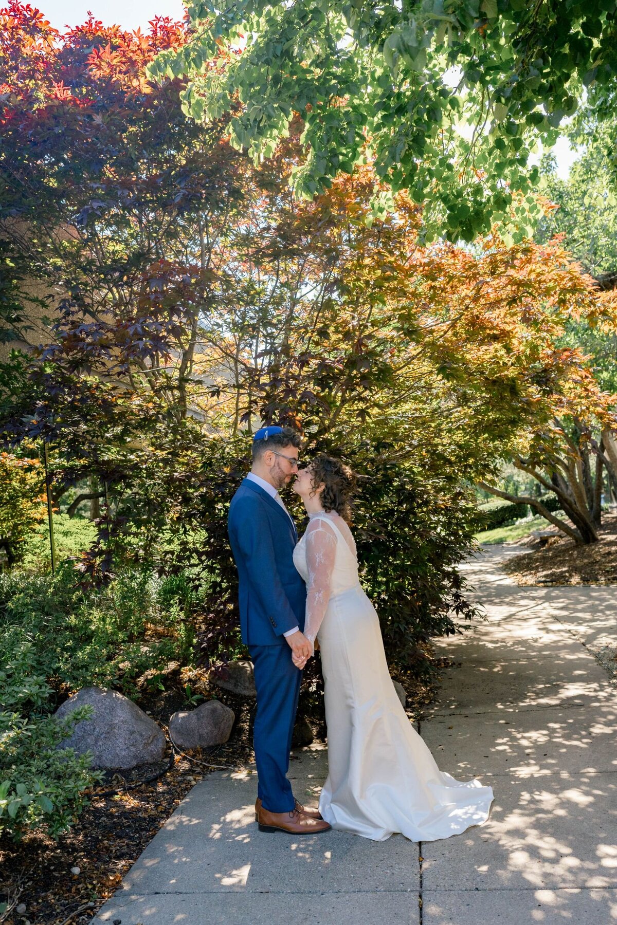 Eliana-Melmed-Photography-Chicago-LosAngeles-Jewish-WeddingPhotography-ShulaNoah-CouplesPortraits-00002