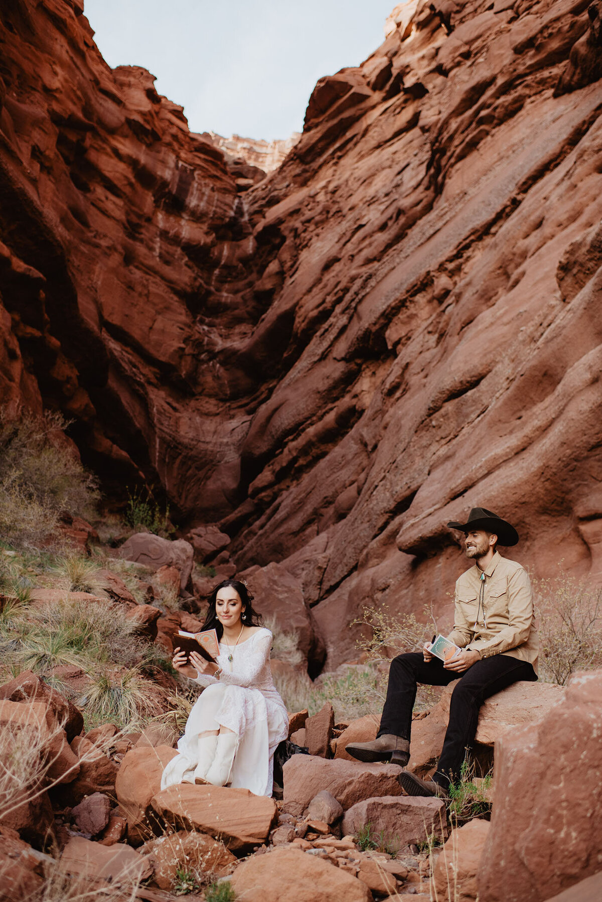 Utah Elopement Photographer captures bride reading vows
