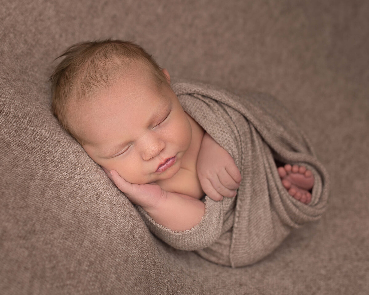 akron-canton-newborn-photographer-kendrahdamis (3 of 4)