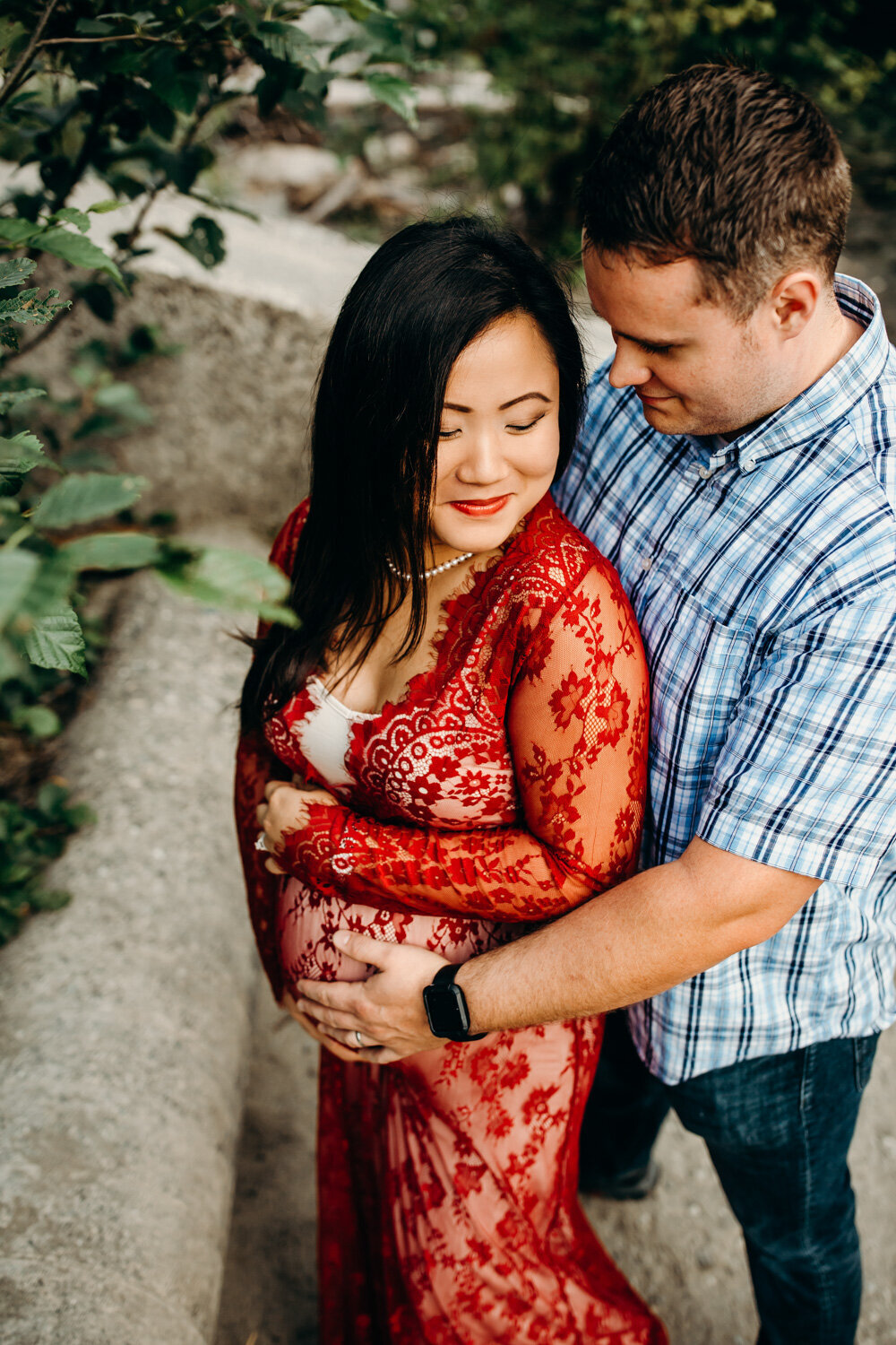 PNW Mountain and River Maternity Session-8