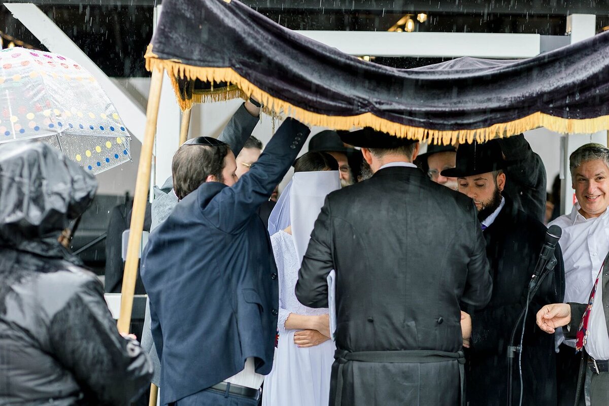 Eliana-Melmed-Photography-Chicago-LosAngeles-Jewish-WeddingPhotographer-CarmiKalman-Chuppah-00175