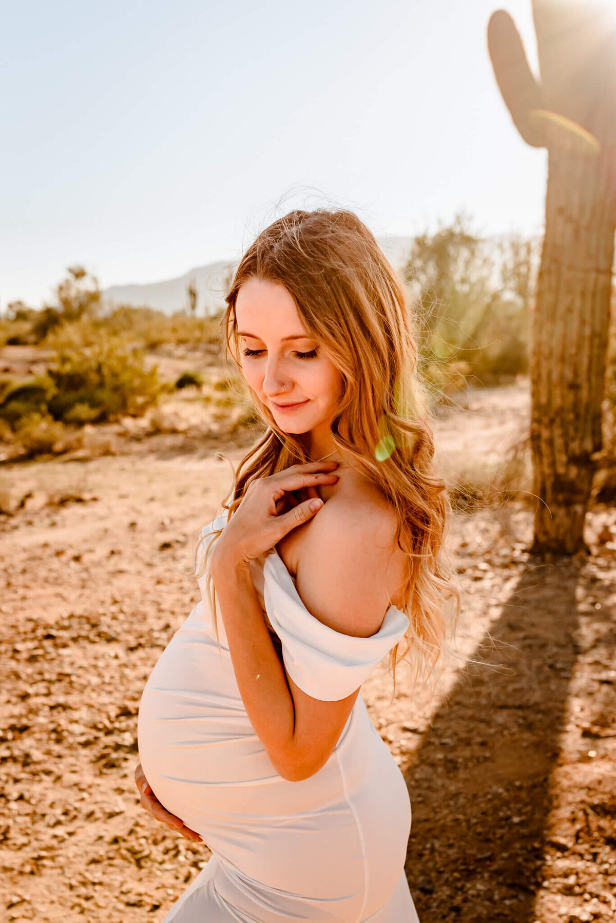 desert maternity photo taken in AZ