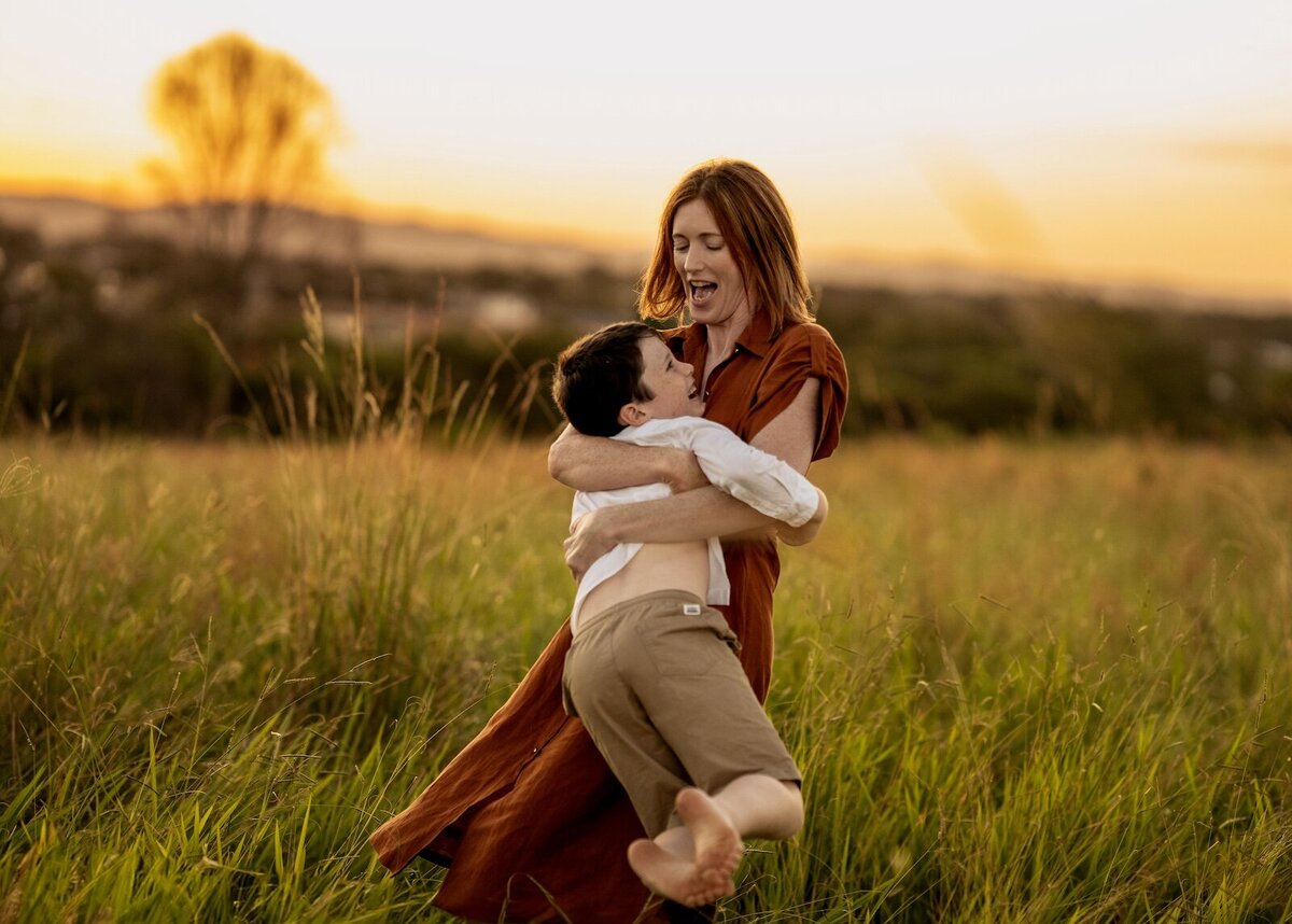 Brisbane-Family-Portrait-Mum-2-boys-in-Plantation-Road-North-Lakes-during-Sunset-36