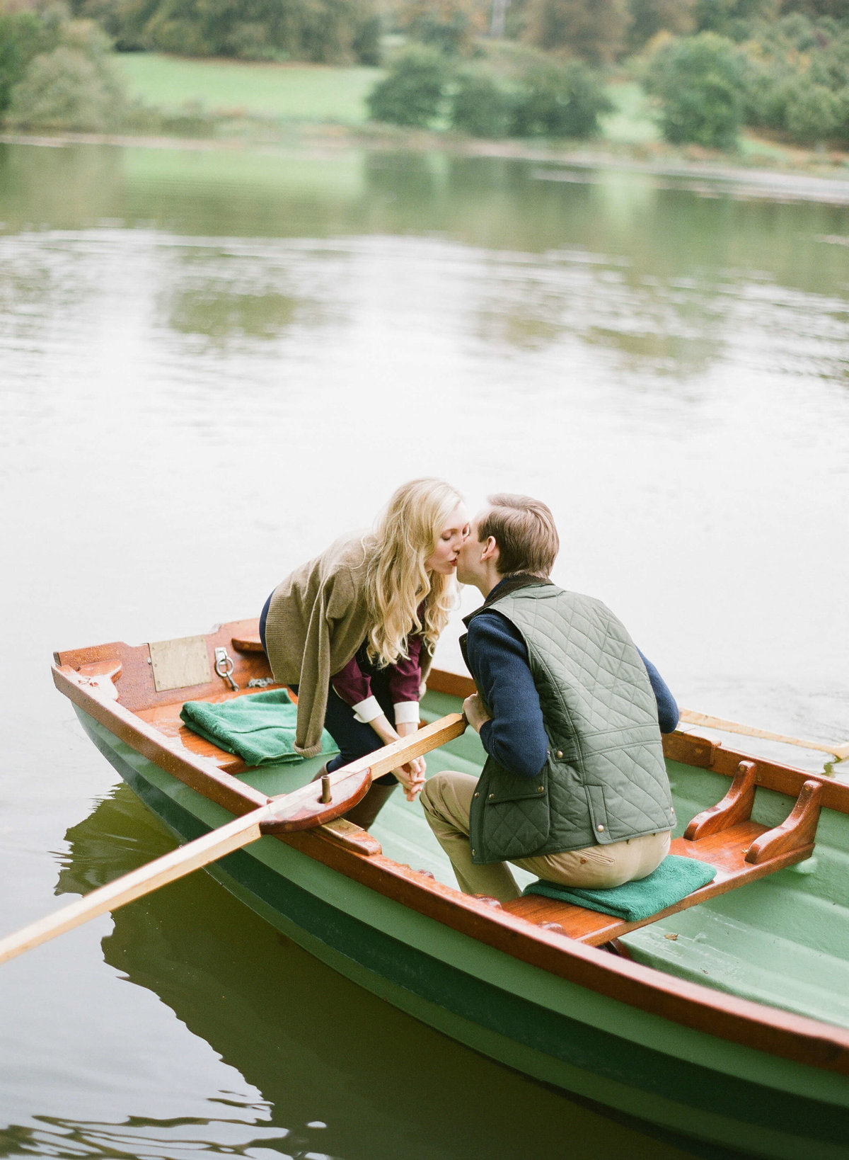 15-KTMerry-weddings-Ireland-kissing-boat