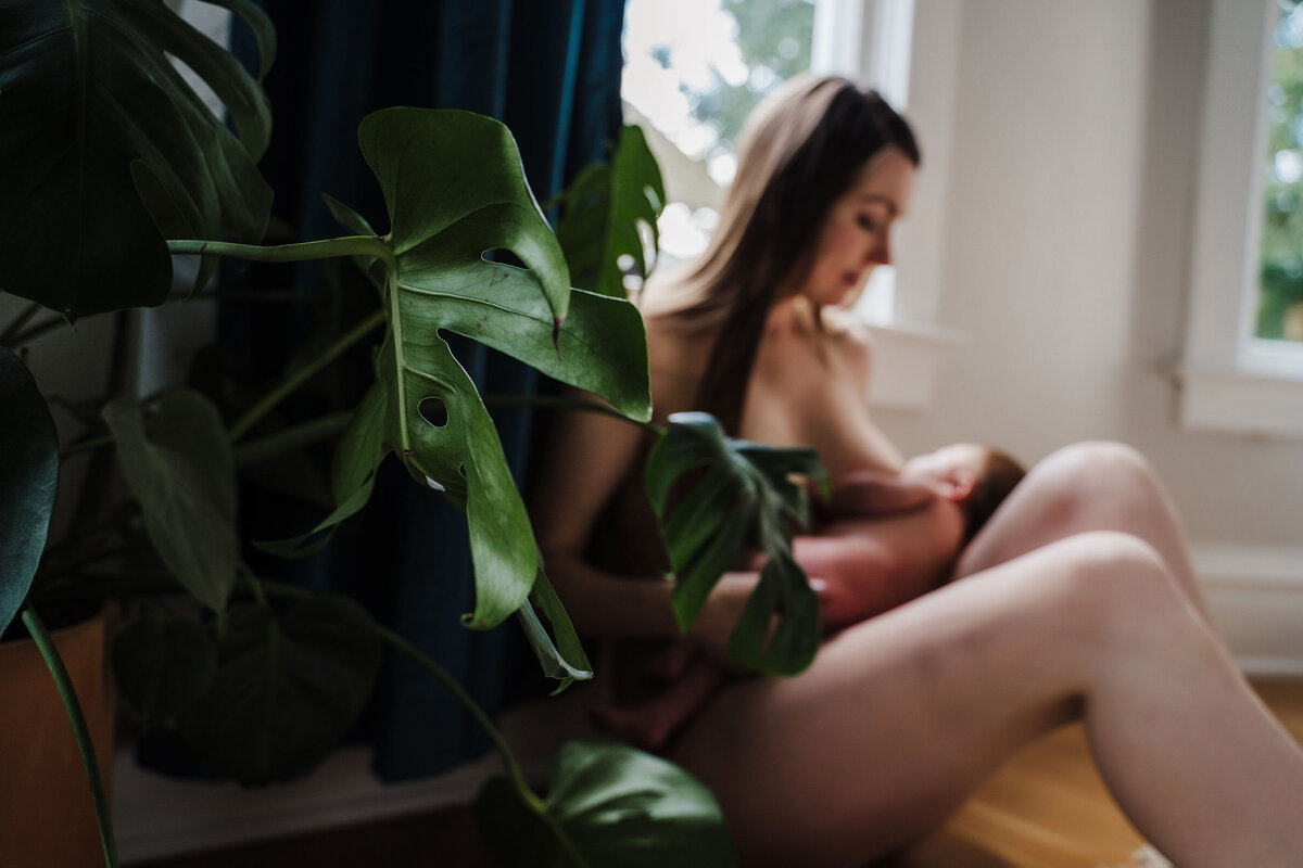 intimate-postpartum-photography-01