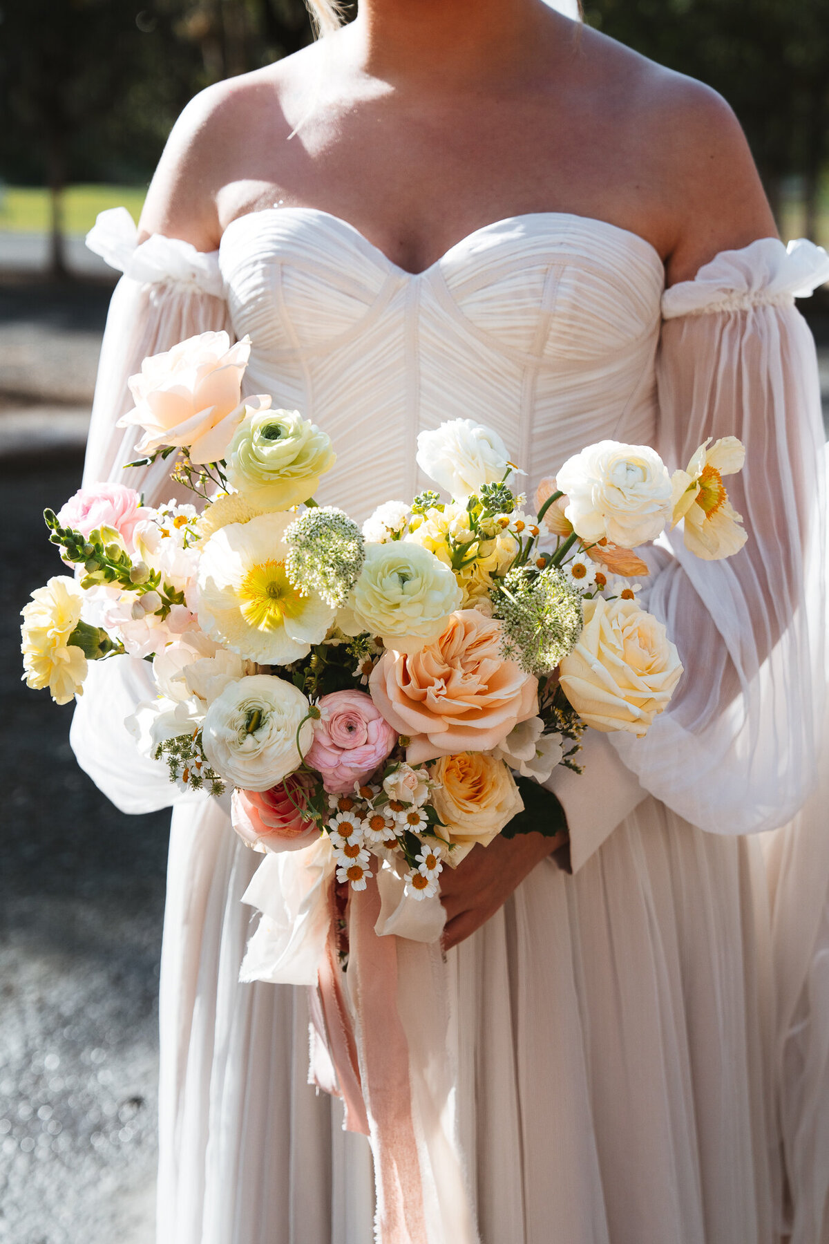 Bee's Blossoms Floral Studio Gold Coast Australia Florist Wedding Event Floral Design Flower Workshops Retail Deliveries Belle Clark Whimsical Romantic Lush Flowers Wedding Bouquets Centerpieces KirstenDeanWebSized-314