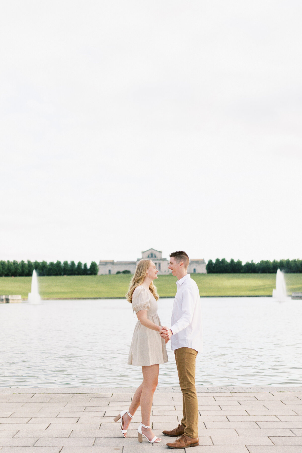 amber-rhea-photography-midwest-wedding-photographer-stl-engagement210A5111