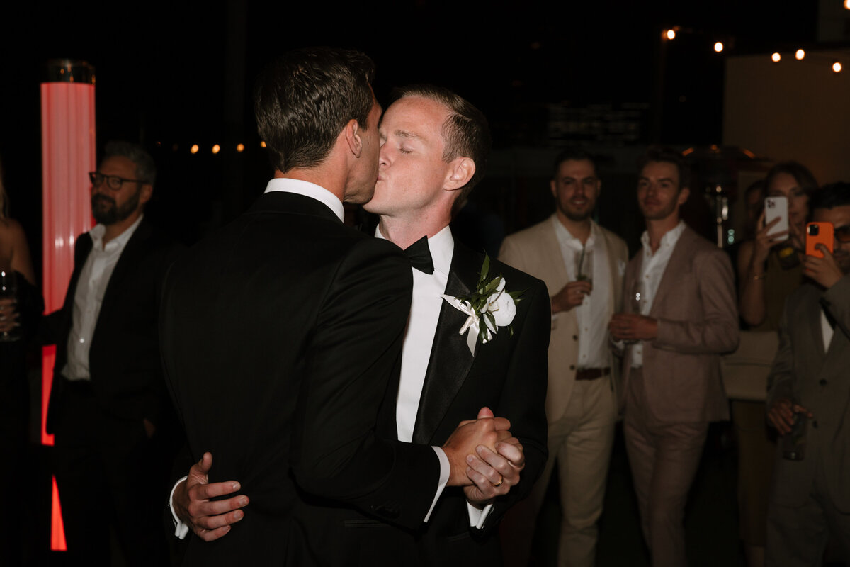 2023_beverlyhills-luxury-summer-gay-wedding-adam-griffin-photo-80