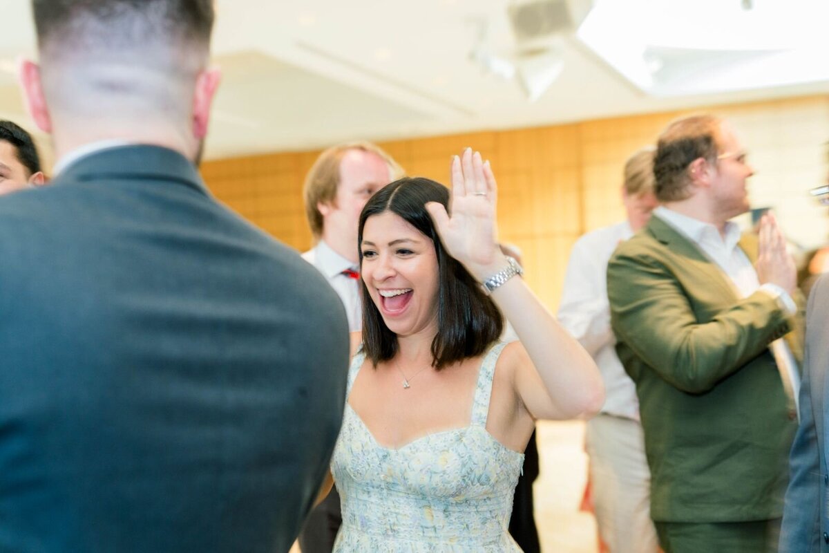 Eliana-Melmed-Photography-Chicago-LosAngeles-Jewish-WeddingPhotography-ShulaNoah-Simcha-Dancing-00043