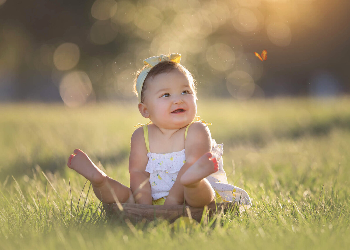 Baby sitter session at Lake Balboa Park at sunset by Elsie Rose Photography - By Los Angeles Newborn Photographer