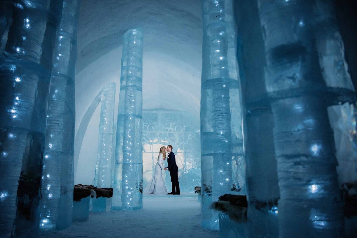 icehotel-weddings-winter-weddings-vinterbröllop-fotograf-kiruna-photographer-wedding-photographer089087