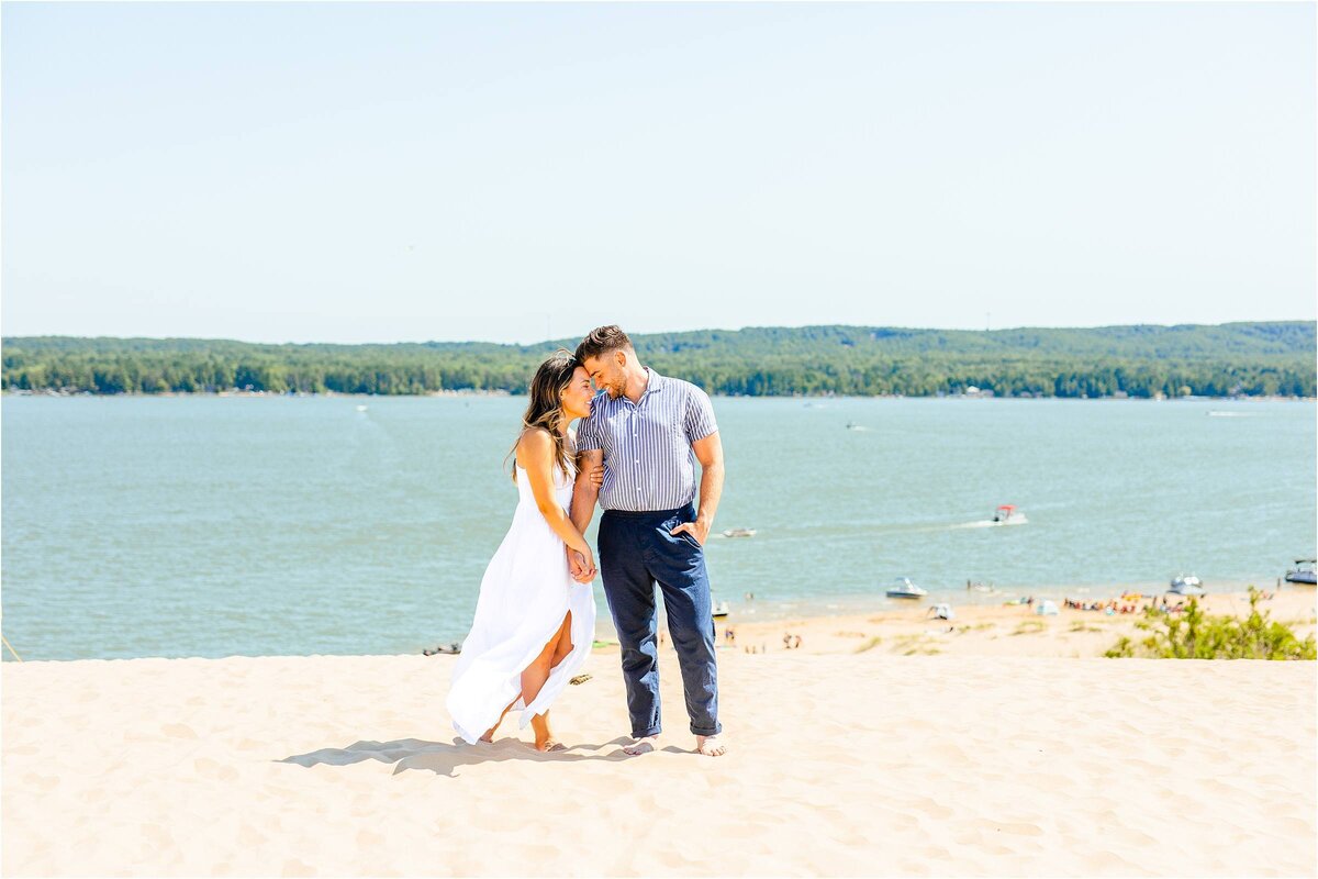 silver-lake-sand-dunes-mears-michigan-engagement-photos